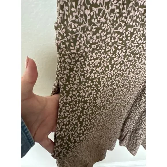 Boden Jersey Knit Flutter Sleeve Ditzy Floral Smocked Green Dress Pockets US 10 - Picture 4 of 8